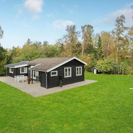 Beautiful Home In Askeby With Kitchen Kültér fotó